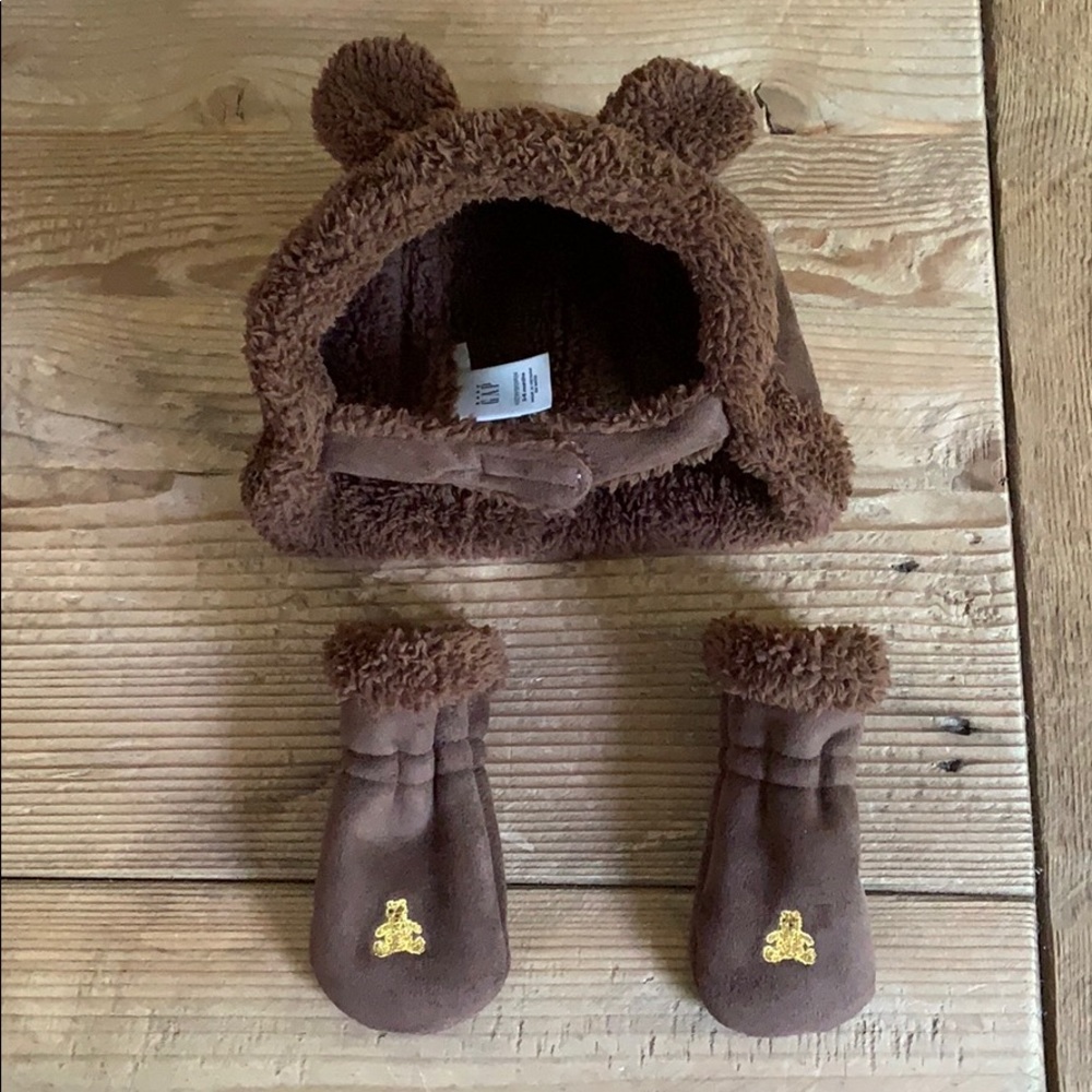 Baby Gap Hat and Mittens set